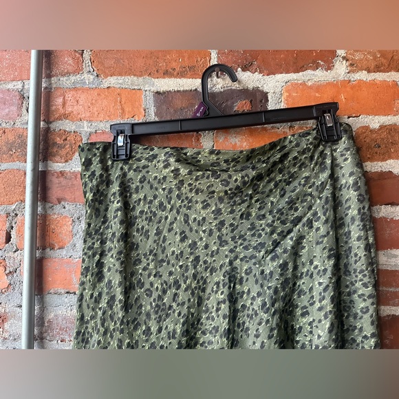 Time and Tru Women's Satin Midi Skirt with Side Slit, Size: xl - Picture 5 of 10